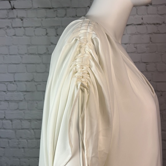 Rachel Roy Off White V Neck Ruched Sleeve Top Plus Size 1X Blouse - Picture 4 of 7